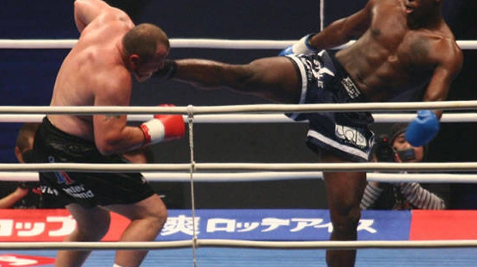 Remy Bonjasky, triplu campion mondial K1, se distreaza diseara la Mamaia