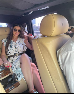 Mirela Roșu este femeia care a pus mâna pe magnatul egiptean poreclit “Faraonul” (Foto: Instagram)