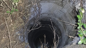 Pompierii din Caracal, eroi după ce au salvat o adolescentă căzută într-o fântână