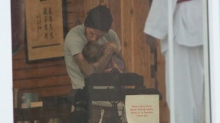 Manca-o-ar tata de fata! - David Beckham este topit dupa fetita lui