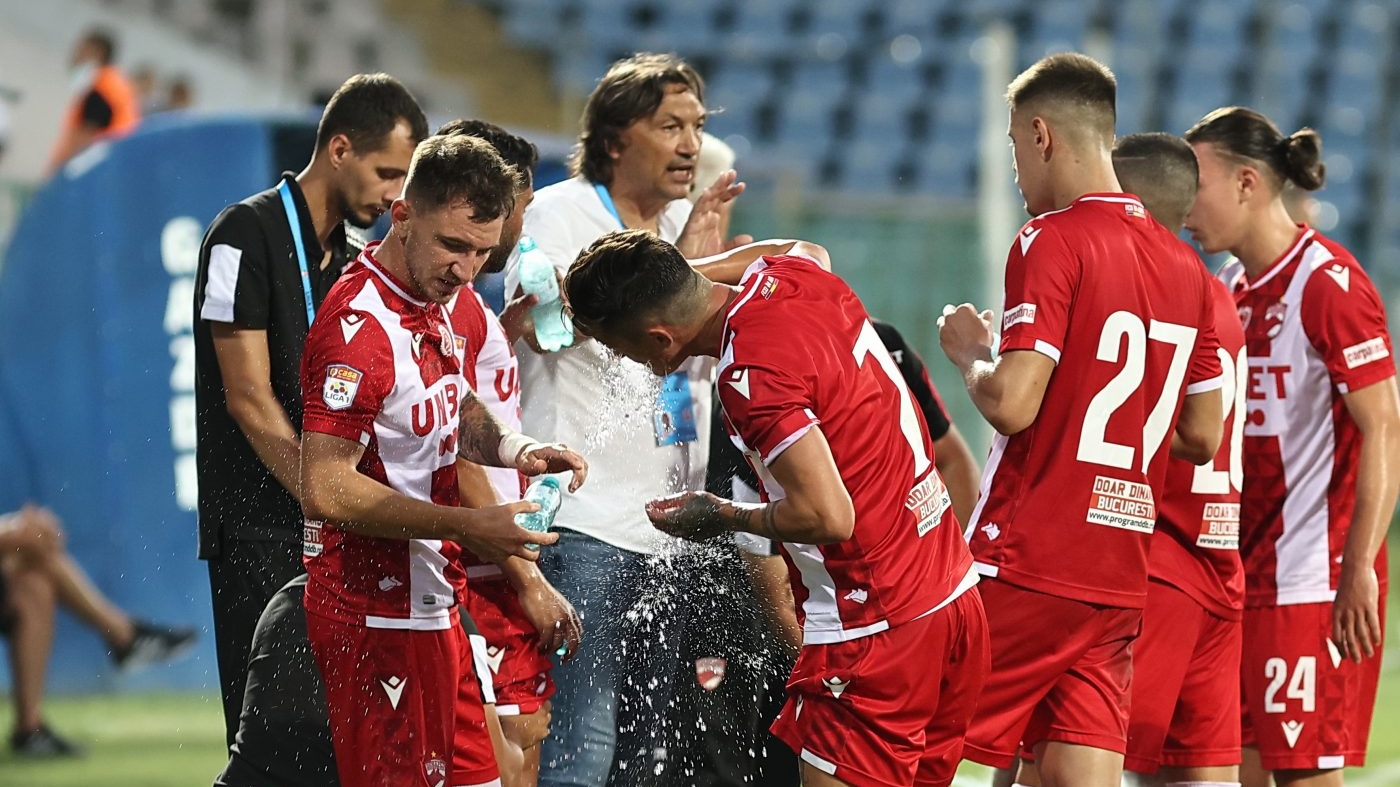 „Câinii”, puși cu botul pe labe de „rechini” » Farul – Dinamo 3-0!