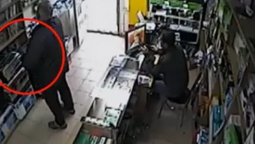 A furat dintr-un magazin fara sa stie ca e filmat de camerele de supraveghere ! Politia l-a prins imediat!