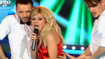 Show total la Vocea Romaniei, cu barbati pe tocuri! Loredana: Cred ca ar trebui sa incercati si voi, Smiley si Moga!