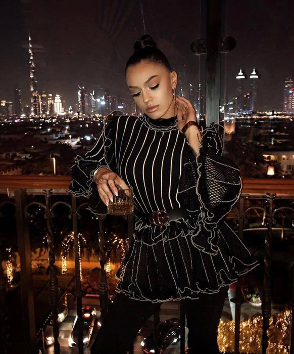 Carmen Simionescu, ipostază de infarct în Dubai: ”O adevărată arăboaică”