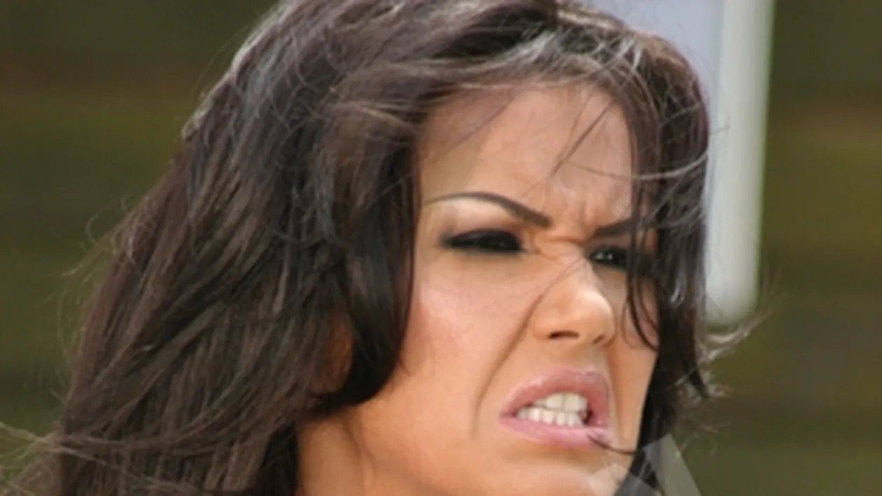 VIDEO Oana Zavoranu o face praf pe mama ei: Esti o ordinara si daca ma dezmostenesti iti semnezi sentinta la moarte