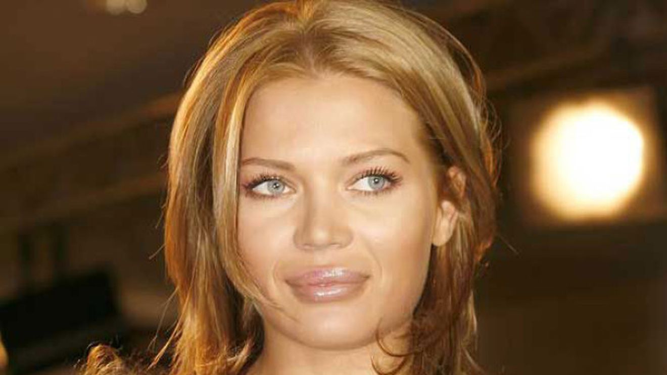 A alergat dupa doi iepuri si nu a prins nici unul! Abandonat de Gina Pistol si de Anda Adam, Radut iese singur la restaurant!