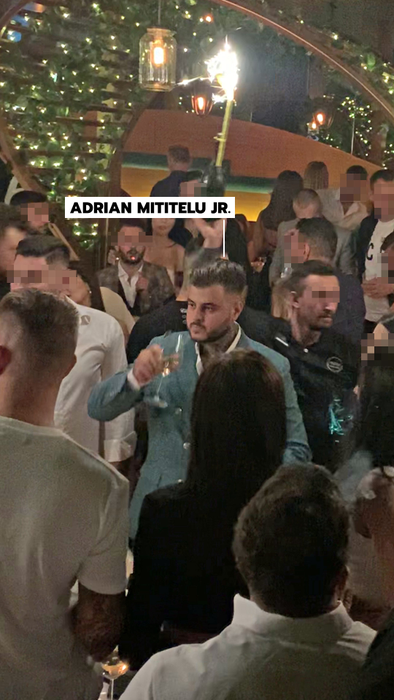 Adrian Mititelu Jr., înconjurat de apropiați / (Sursa: CANCAN.RO)