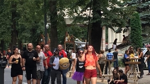 Un grup de englezi s-a făcut remarcat în deschiderea UNTOLD 2018! Petrecăreții sunt puși pe fapte mari