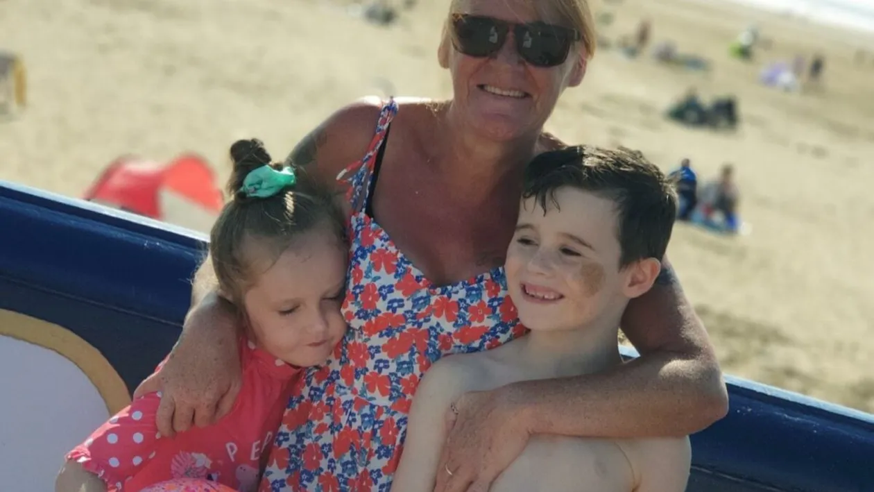 S-a dus la medic pentru că o durea capul, iar după 2 luni a murit. Femeia, mamă a doi copii, avea doar 51 de ani