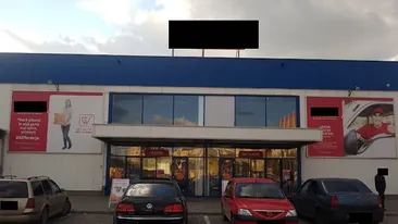 Spargere de 100.000 de lei la un magazin de electronice din Târgoviște