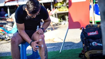 Accidentări în lanț la Asia Express! Liviu Vârciu și Vica Blochina, plini de sânge. Au avut nevoie de îngrijiri medicale