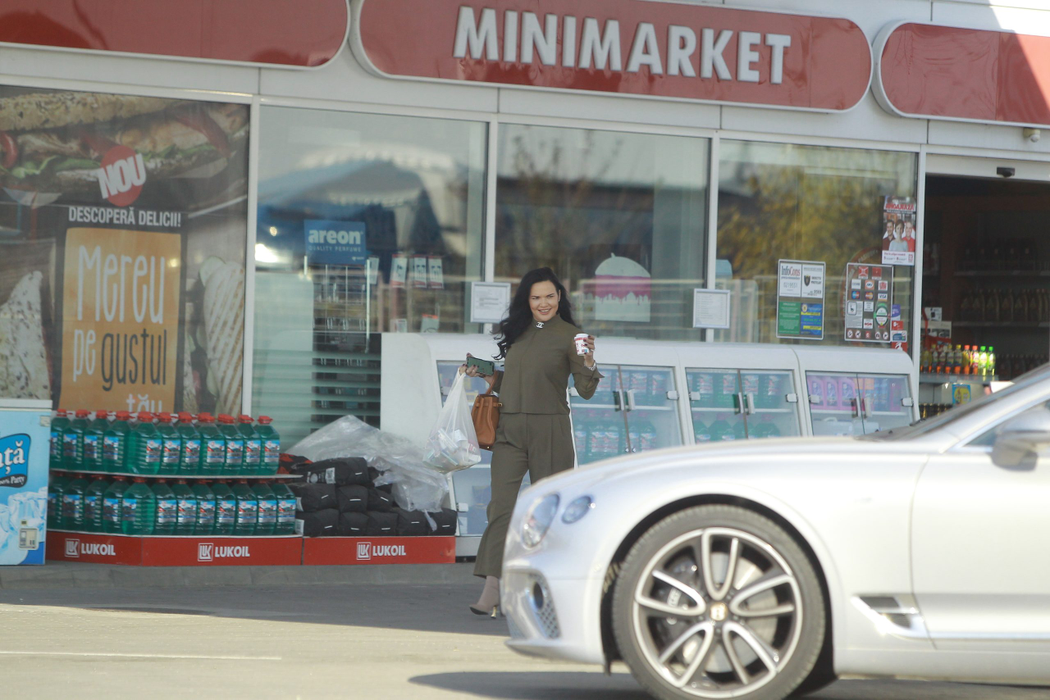 Ioana Năstase a ieșit până la benzinărie cu 400.000 de euro la ea / Sursă foto: CANCAN.RO