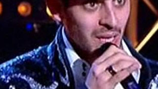 Un tanar sustine ca a fost platit ca sa-l imite pe Michael Jackson