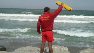 Un salvamar din Costinești, agresat de un turist pe plajă. Motivul este incredibil