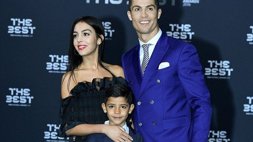 CRISTIANO RONALDO şi GEORGIANA RODRIGUEZ, oficial un cuplu! Cei doi urmează să devină părinţi? ,,Este însărcinată‘’