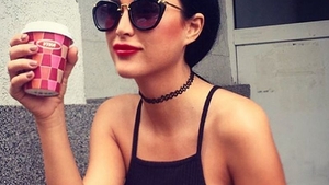 Imagini fierbinţi! DANIELA CRUDU, victima unui accident vestimentar de toată frumuseţea! Sânul i-a ieşit din rochie...