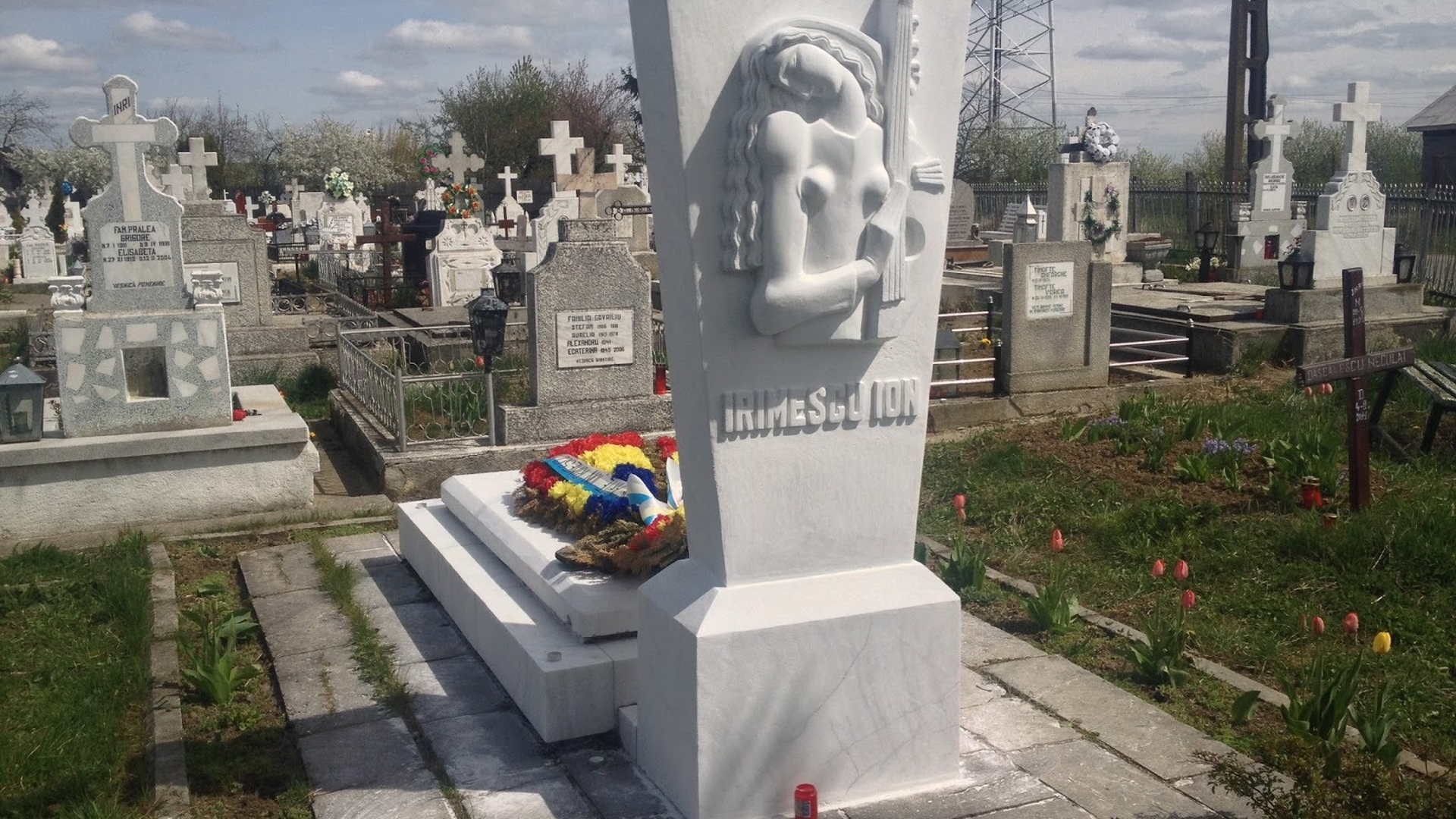 Revoltător! Monumentul unui mare sculptor român, vandalizat. "Din respect pentru maestru!"
