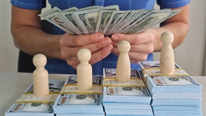 Averile miliardarilor cresc tot mai repede! Cei mai bogați 12 oameni din lume au mai mulți bani decât cei mai săraci 4 miliarde la un loc