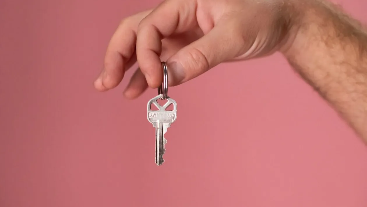 Pericolul care-i pândește pe toți românii care stau cu chirie. Dacă nu respectă această regulă simplă, pot avea de suferit