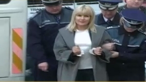 Vizitata dupa gratii! Afla ce a primit Elena Udrea dupa ce CANCAN.ro a dezvaluit ca in celula blondei miroase a hoit de sobolan