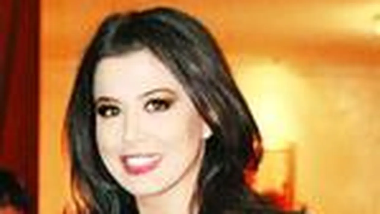 Cristina Dochianu se gudura pe langa Simona Patruleasa