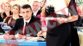 A strans aproape jumatate de milion de dolari