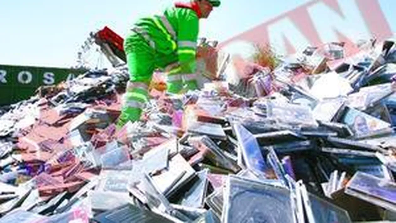 Aproape 170.000 de CD-uri si DVD-uri au ajuns la gunoi