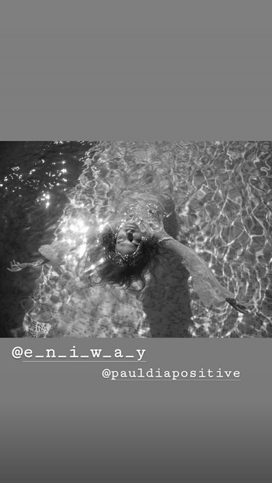 Anna Lesko, fotografiată complet goală în piscină! Doar o rochie transparentă îi acoperea corpul înainte să intre în apă