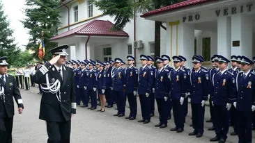 Angajații SRI, concediu aproape dublu față de români. Cât de devreme ies la pensie