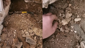 Descoperire ireală într-o casă veche de 200 de ani. Ce a putut să găsească un instalator care efectua reparații în baie: „Nu am mai văzut așa ceva până acum”