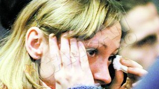 Iubita indoliata a regizorului Tocilescu a plans si a zambit la priveghi. Consolata de Tudor Chirila
