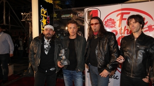 Vedetele au ras stocurile de tarie la Brasov! Rapper-ii, rocker-ii si hip-hopper-ii au baut cot la cot whisky si vodca!