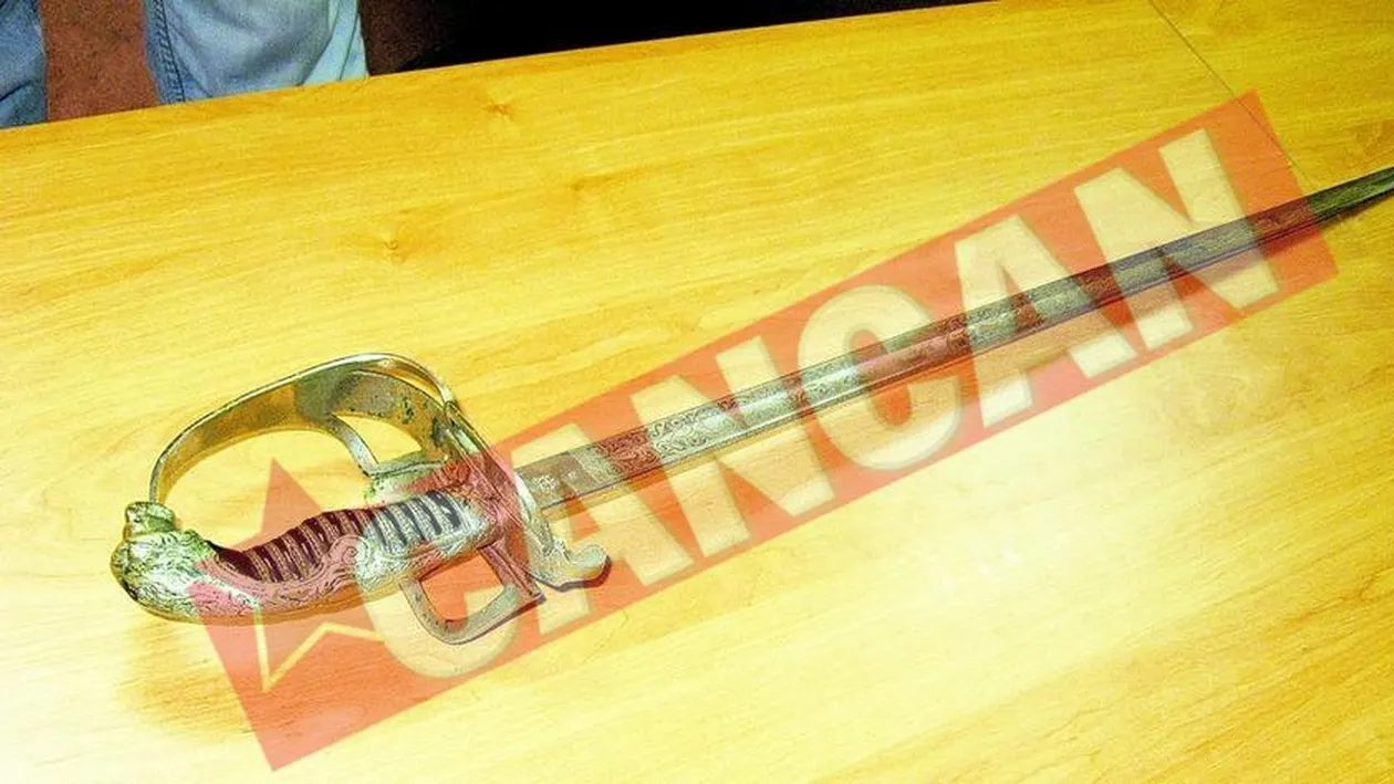 A gasit sabia Regelui Ferdinand in podul casei