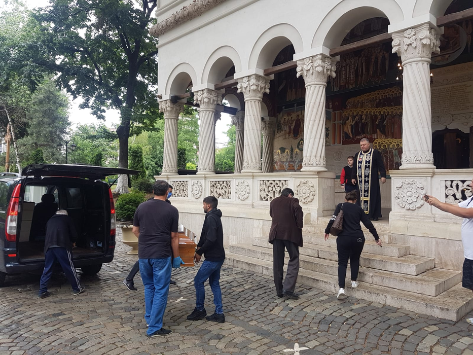 Ce scrie pe crucea lui Costin Mărculescu. Greşeala cutremurătoare făcută de apropiaţi