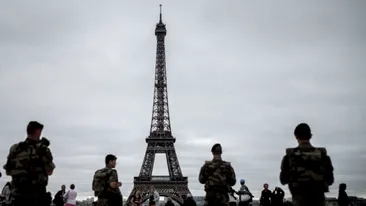Scene de groază la Paris! Atac la Turnul Eiffel