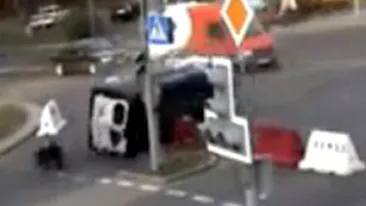 VIDEO Asa ceva se intampla o data la o mie de ani! Nimeni nu are o explicatie pentru faptul ca a ramas in viata dupa accidentul asta! Faza asta o sa te dea pe spate!