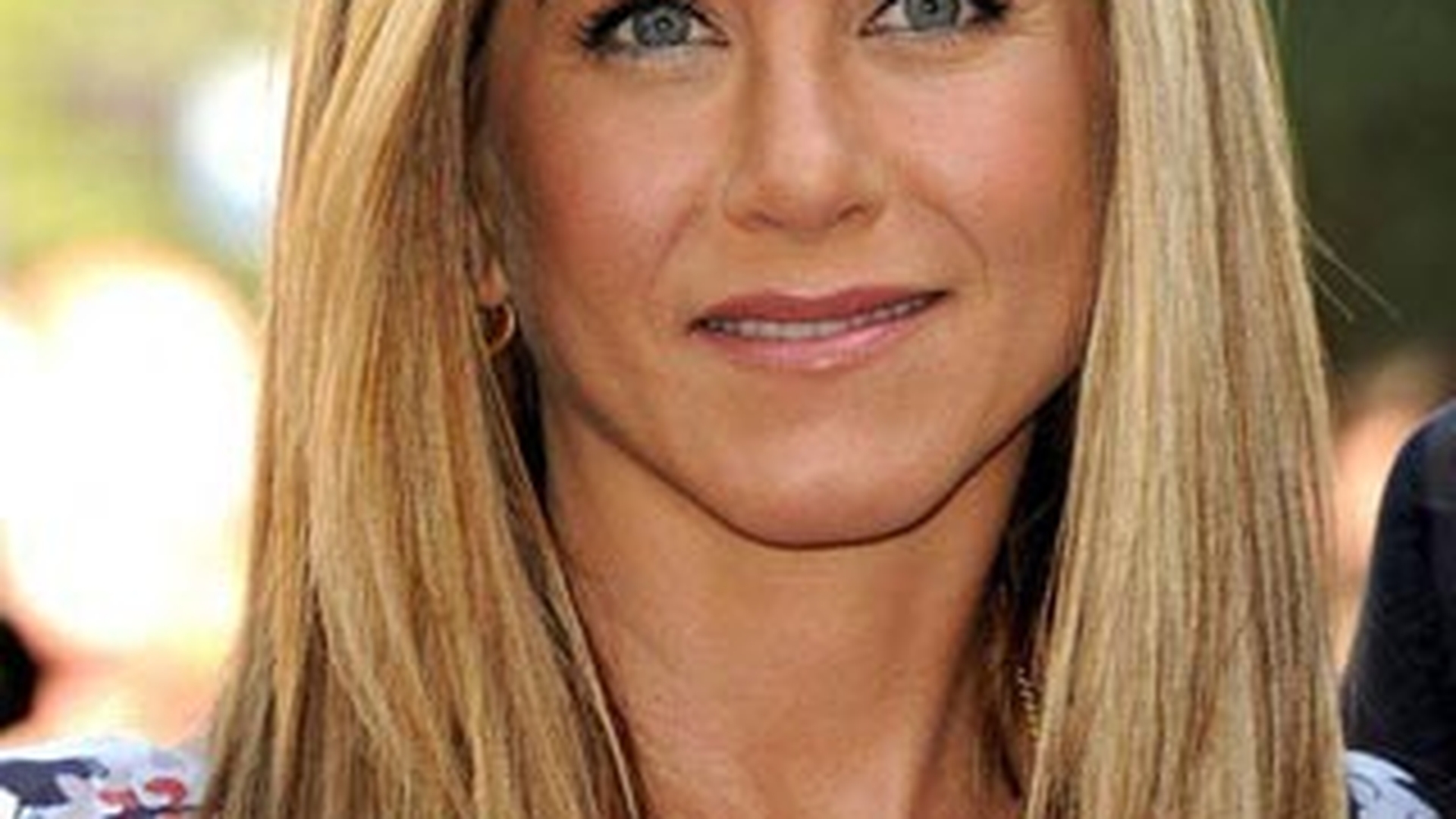 Mama nu a iubit-o de mica! Jennifer Aniston: "Imi amintesc ca, atunci cand aveam sapte ani, am intrebat-o pe mama daca eram la fel de frumoasa ca Monique, prietena mea..." Vezi ce i-a raspuns