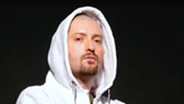 Daca o arzi cu saru'mana, te transformi in papagal