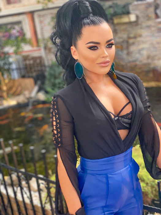 Carmen Sălciua, primele declarații după ce Bianca Drăgușanu a acuzat-o de falsitate și a jignit-o: “Ce ai cu mine? Dacă ai o problemă, poți să o spui frumos”