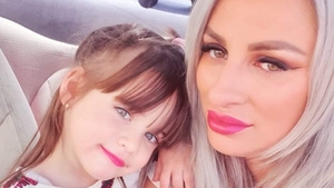 Motivul absolut aberant pentru care Sânziana Buruiană își alăptează fetița și acum, la 4 ani: "Vreau să.."