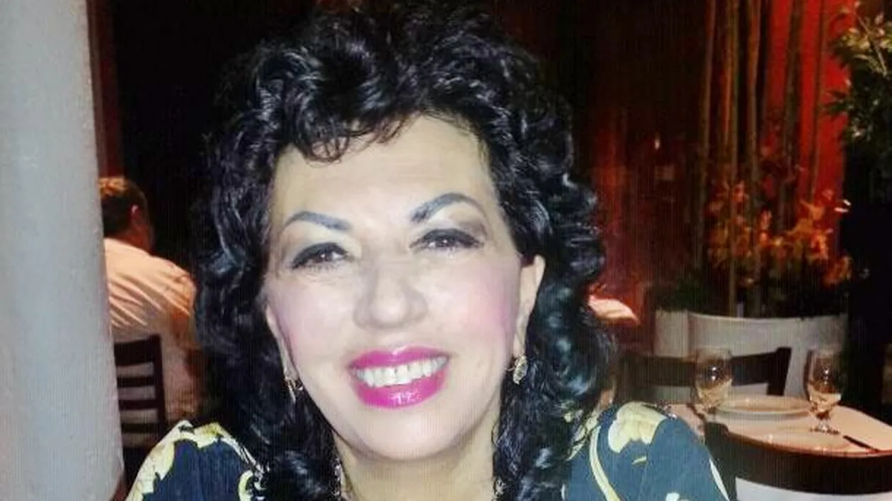 8 gafe ale prezicatoarei Carmen Harra! Vezi cat de mult s-a inselat in cazul Andreei Marin, al lui Basescu si al lui Teo!