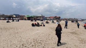 S-au redeschis plajele în Vama Veche. Cât costă un șezlong, față de anul trecut, și câți oameni pot sta la soare