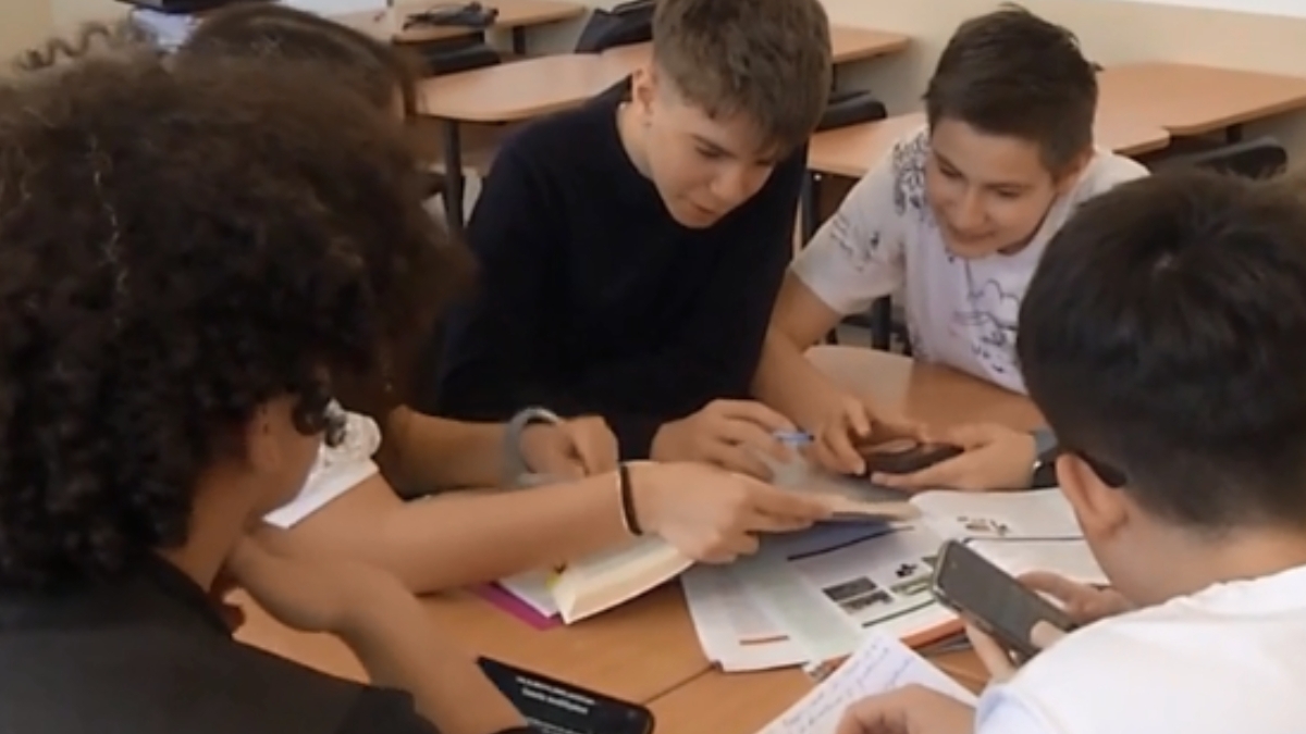 Proiectul inedit care i-a copleșit pe americani. 6 elevi români au luat aurul la un concurs NASA