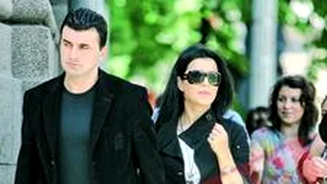 Nu mai are voie sa raspunda la telefon