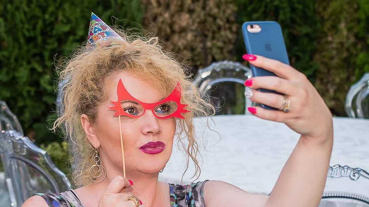 OANA LIS le-a provocat un şoc celor care o urmăresc pe Facebook! Nimeni nu dorea să afle asta de la blondină