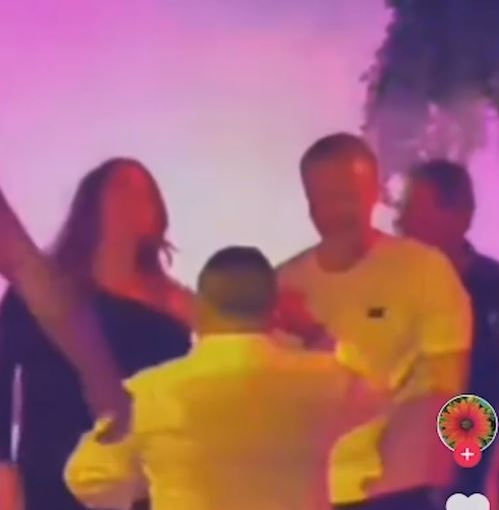“Băieții sunt viața mea!” Laurențiu Reghecampf și Corina Caciuc, distracție pe cinste pe muzica lui Adrian Minune | FOTO + VIDEO