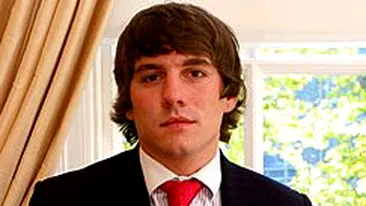 Aproape un necunoscut in Romania, dar i-a fascinat deja pe straini! Principele Nicolae, nepotul regelui Mihai, ocupa locul 2 intre cei mai sexy tineri mostenitori de tron!