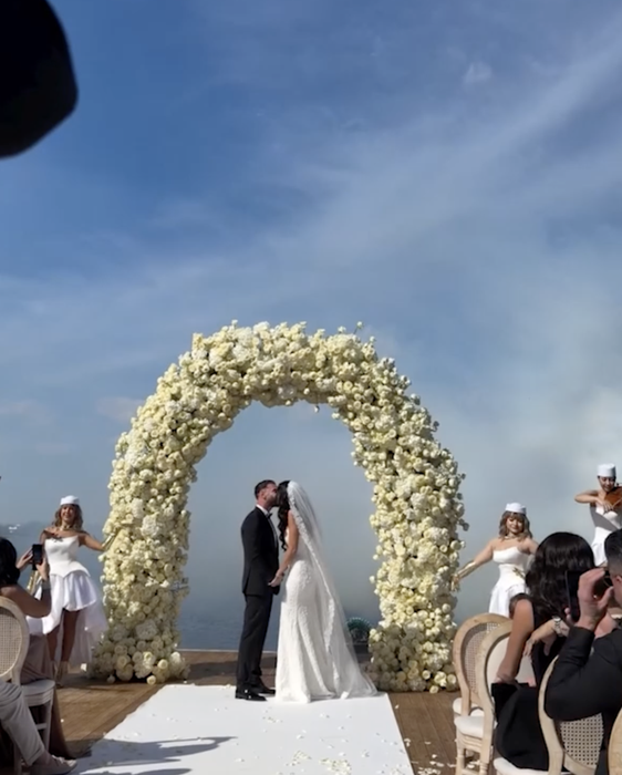 Locația de vis unde Dorian Popa și Andreea au făcut petrecerea de nuntă. Mirii au avut parte de un decor de poveste
