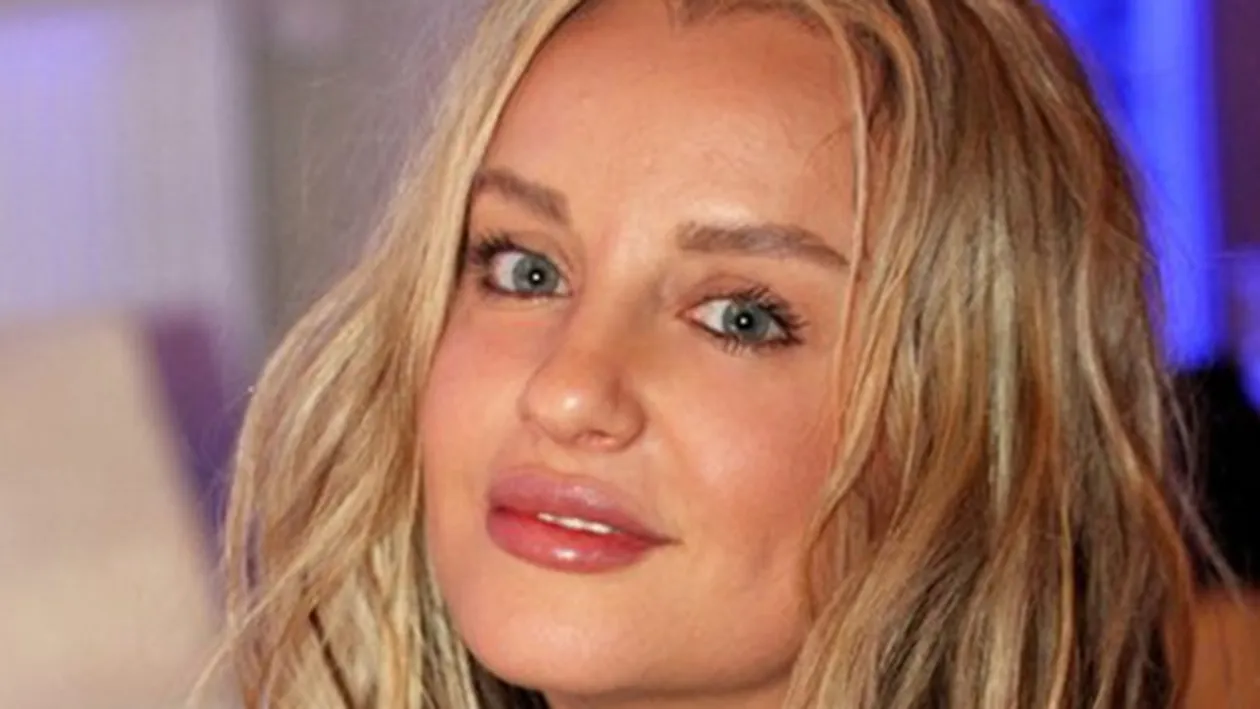 Asta este adevărata faţă a Taniei Budi! S-a pozat complet nemachiată si a postat imaginea pe internet. Arată bine?