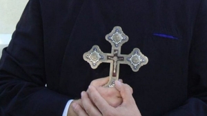 A mai apărut o ”vulpiță”! Este preoteasă la Huși și a ajuns să...